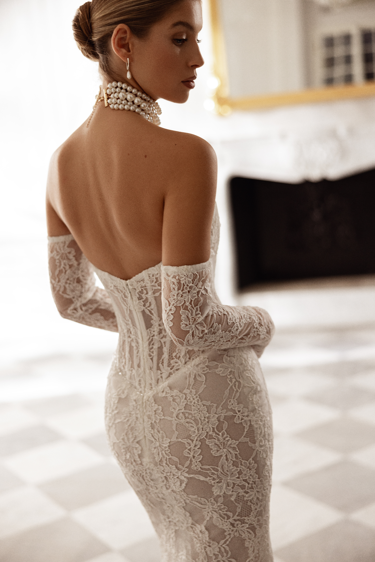 III · Pearl Collar